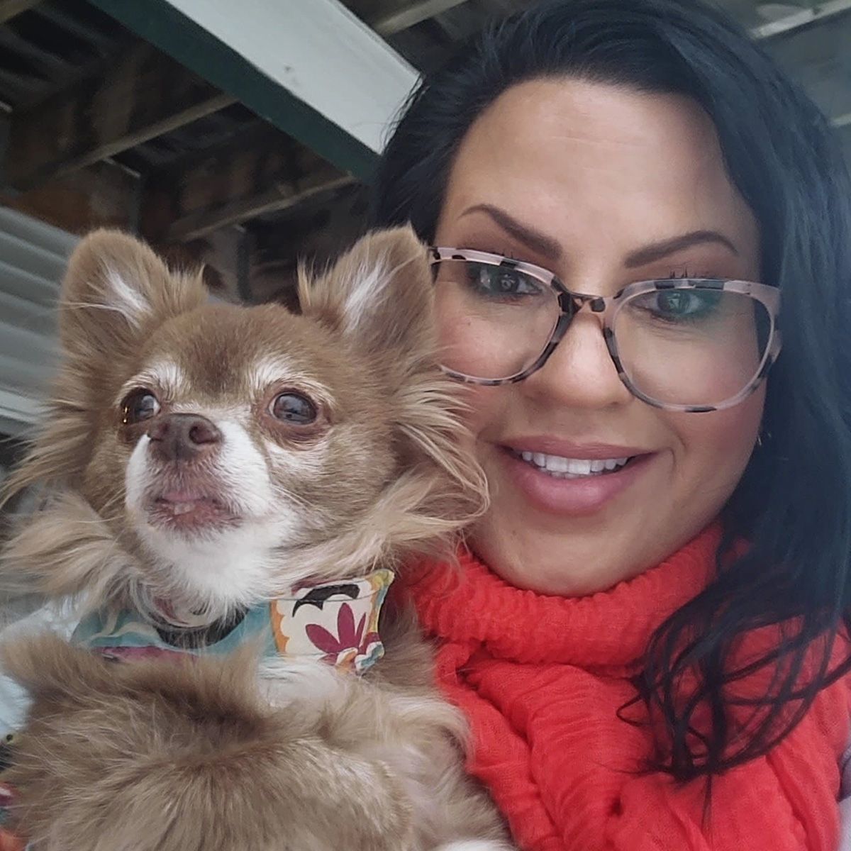 Sandra Weise with her chihuahua Foxy